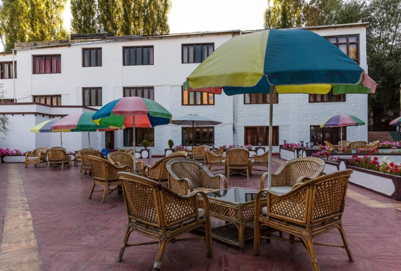 Hotel Asia Лех Екстер'єр фото