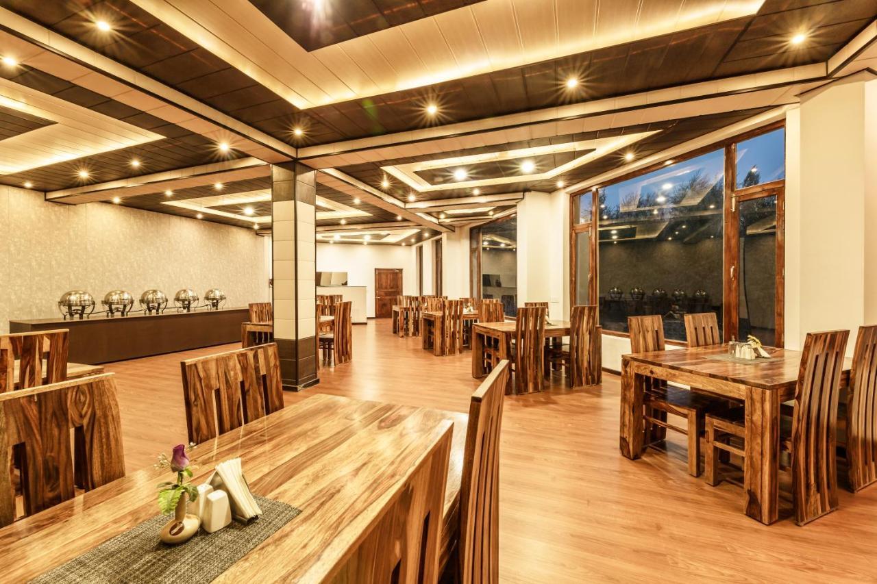 Hotel Asia Лех Екстер'єр фото