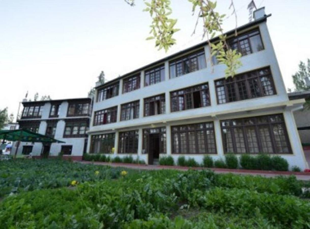 Hotel Asia Лех Екстер'єр фото